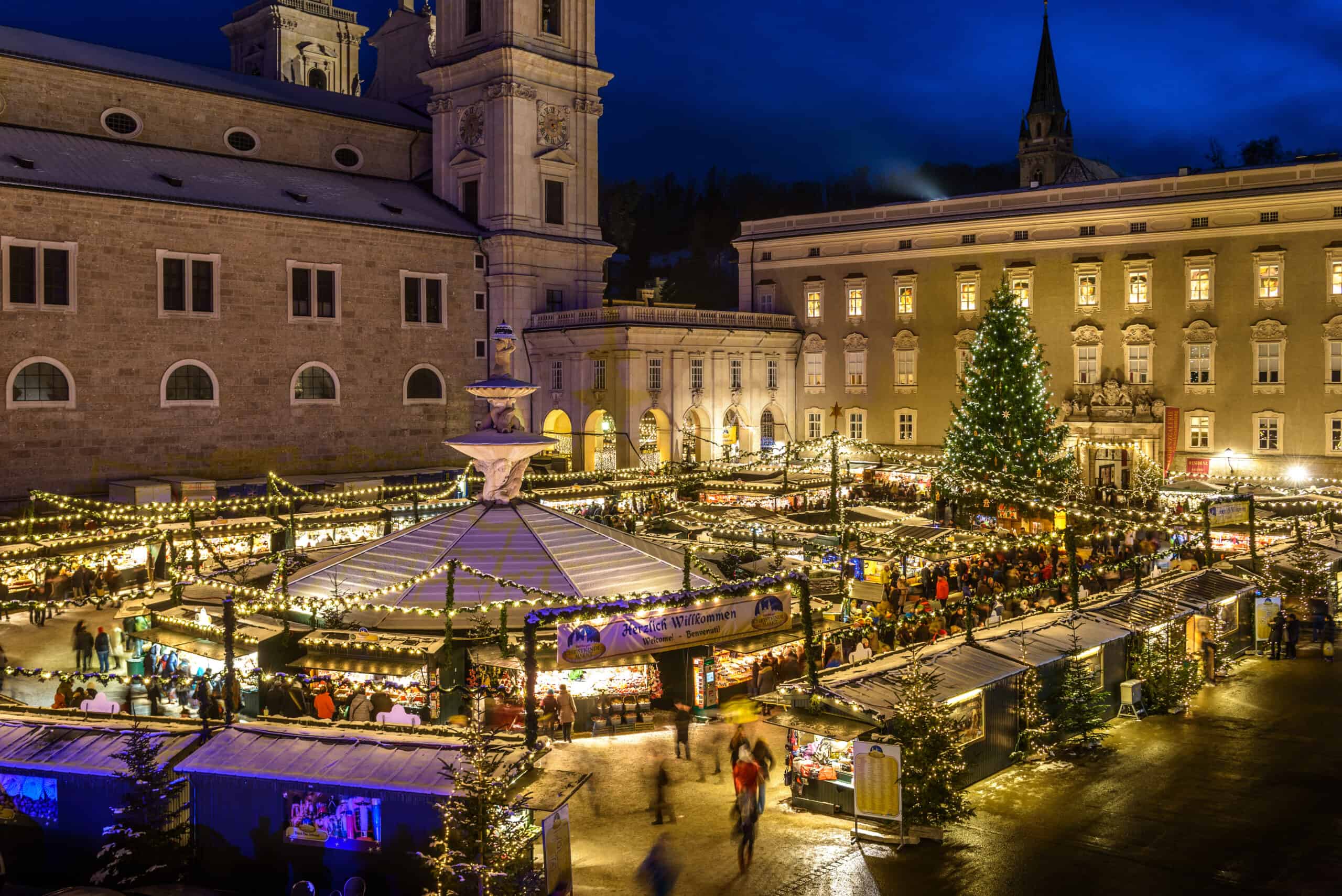 Historischer-Salzburger-Christkindlmarkt-am-Residenzplatz_Tourismus-Salzburg-GmbH_Guenter-Breitegger