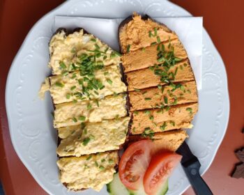 Käsbrot beim Heurigen